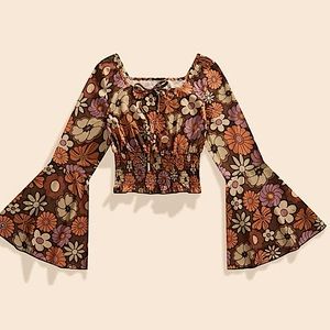 NWOT Floral flare sleeve top